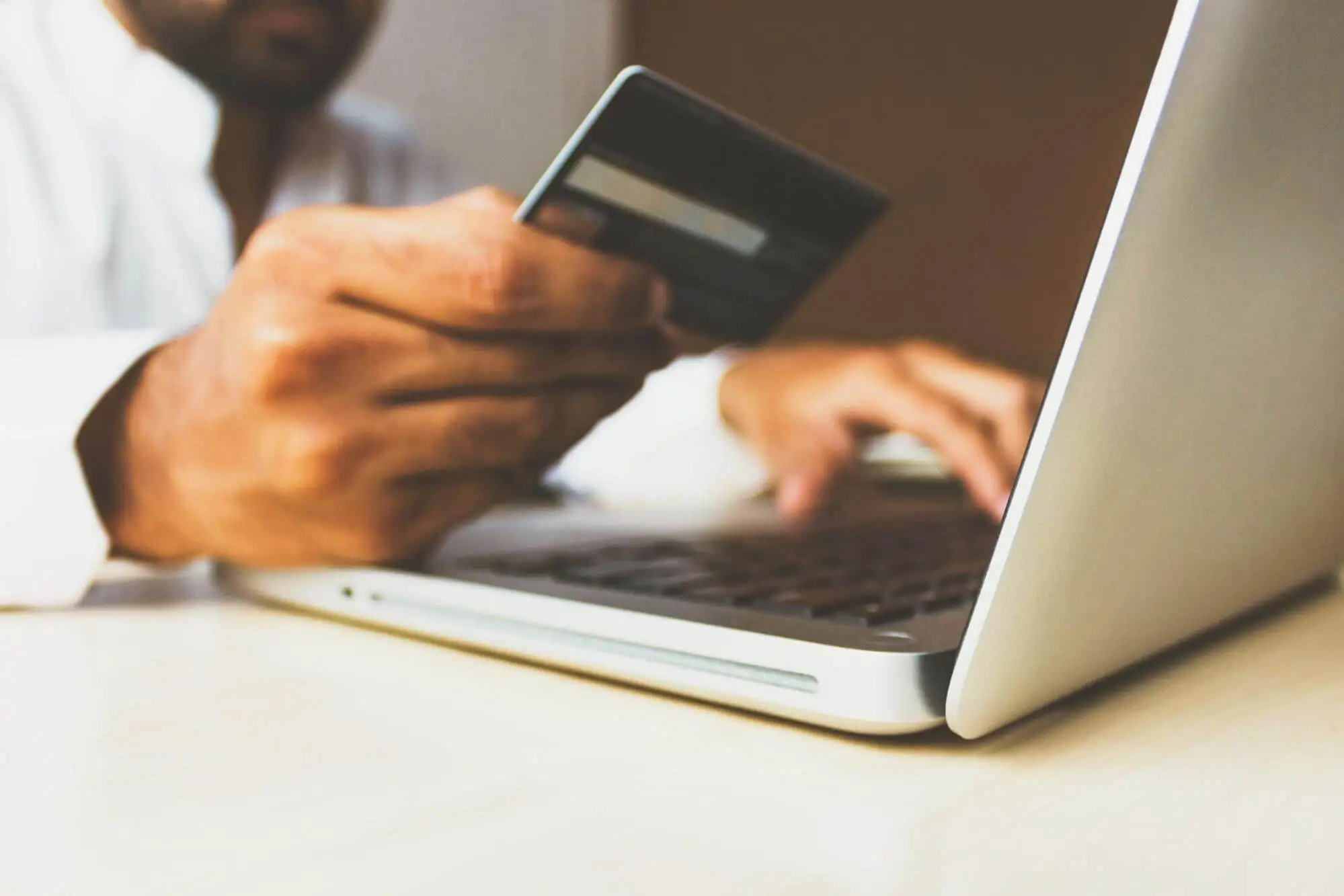 Ứng dụng quản trị quan hệ khách hàng (Tera CRM) tại Vietcombank